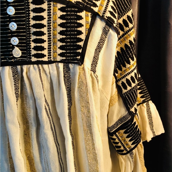 Linen top in gold and black - Picture 5 of 6